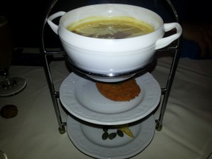 Kürbiscremesuppe mit gebackenem Blunzenradl und Einlage - Restaurant Bedernik - Achau