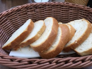 durchschnittliches, fades Weissbrot - Trattoria della rosa - Fürstenfeld