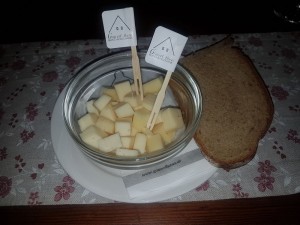 Käsewürfel mit Brot - Gowerl-Haus - Illmitz