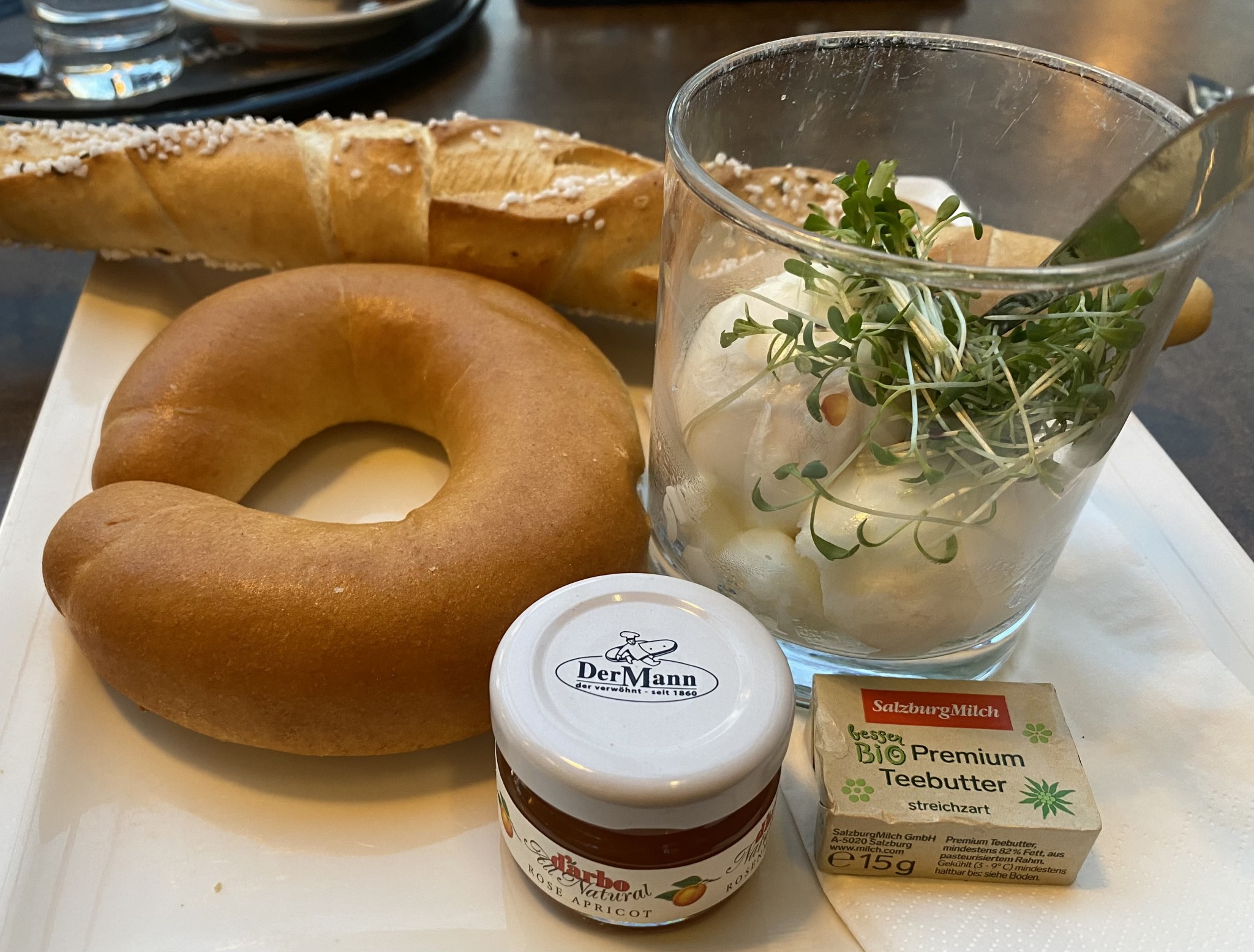 „Start up“ Frühstückset (4,60€) + 2x Ei im Glas - Der Mann - Wien