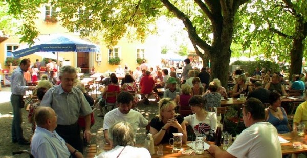 Erholung im gemütlichen Gastgarten. - Dorfwirt - St. Marienkirchen bei Schärding