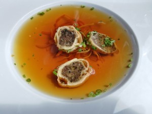 Tafelspitzsuppe mit Lungenstrudel - Sacher Rote Bar - Wien