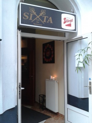 Sixta - Lokaleingang in den Windfang - Sixta - Wien