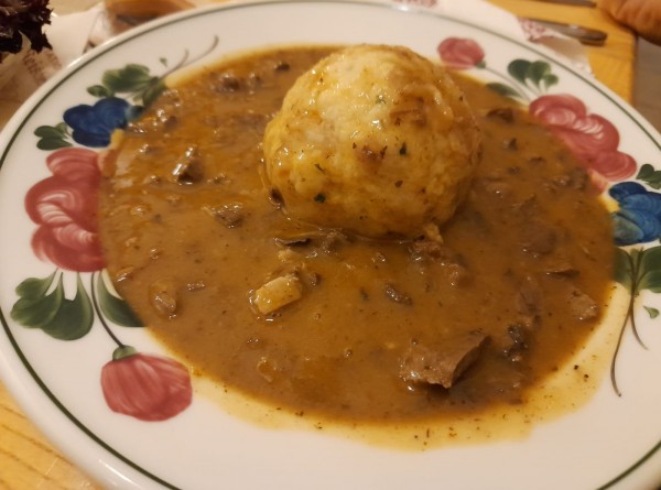 Beuschel mit Knödel (eher grob aber sehr gut) - Jausenstation Fam Reischer - Furth an der Triesting