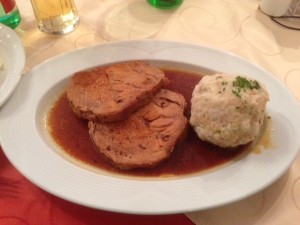 Schweinebraten mit Semmelknödel - Jägerwirt - Kindberg