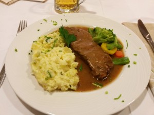 Beiriedschnitte, Kartoffelstampf, Gemüse - Gasthof Oberer Bräuer - Oberwölz