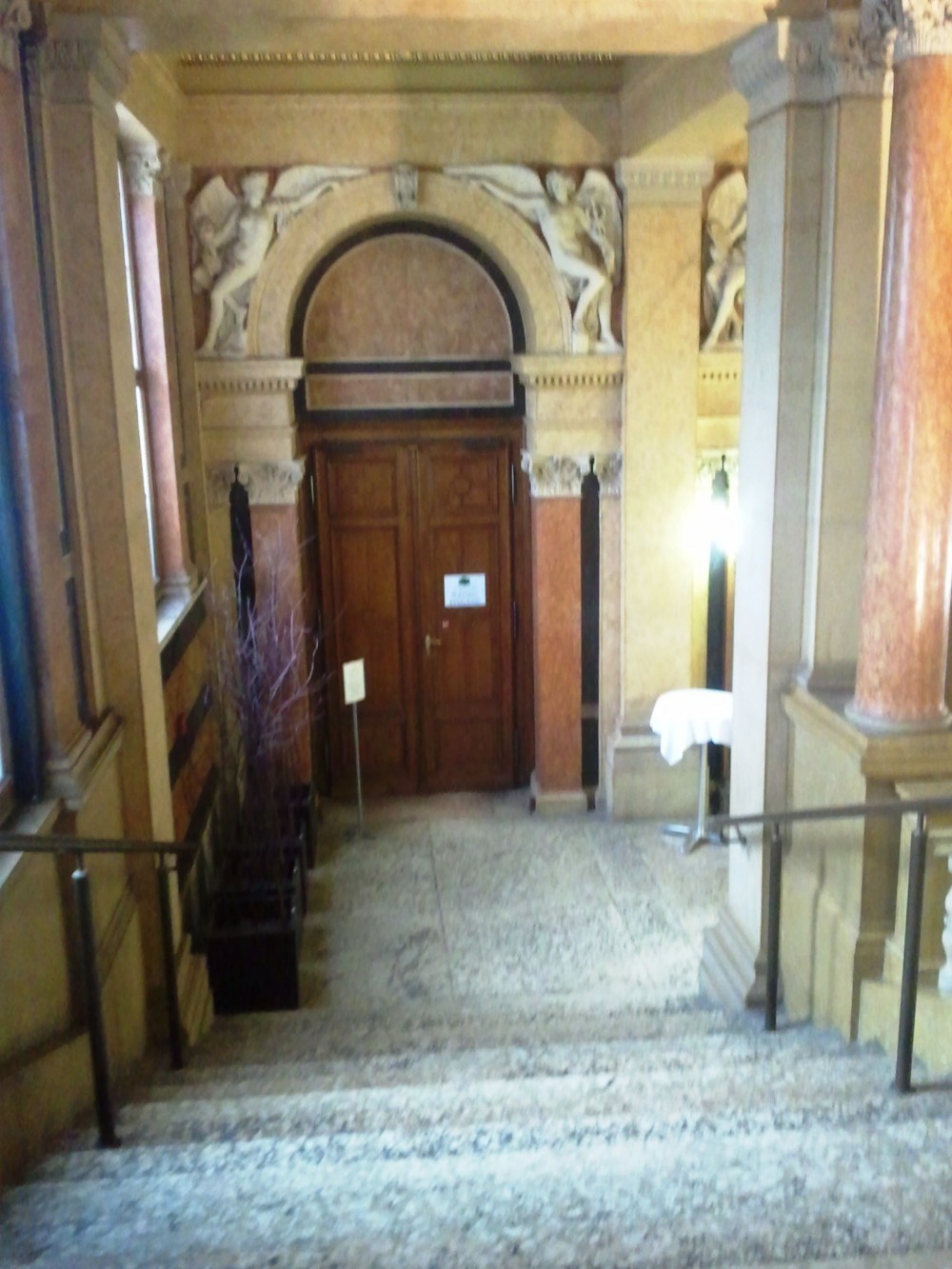 Eingang im Börsegebäude - Hansen - Wien