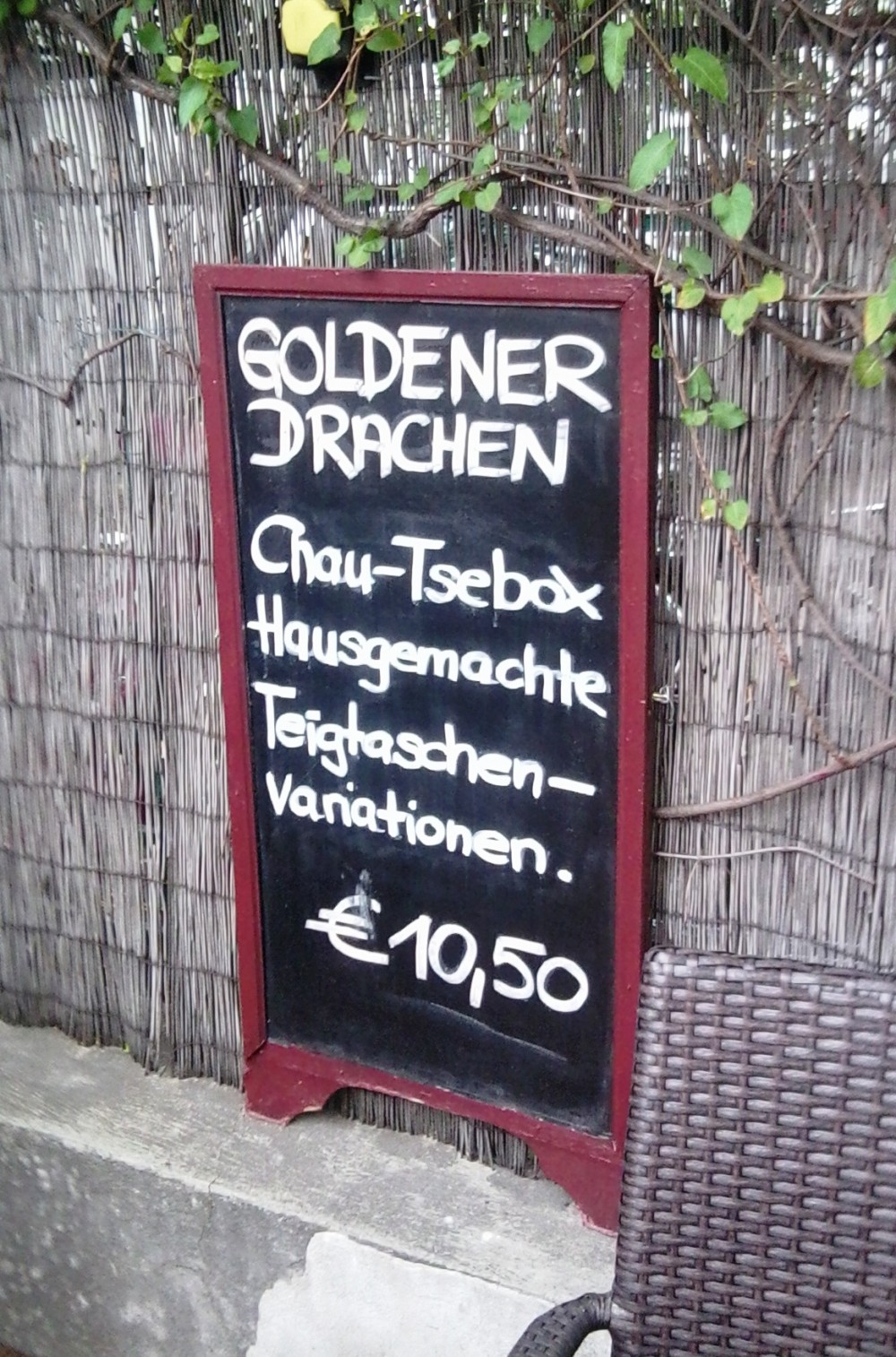 Goldener Drachen Aktionstafel - Goldener Drachen - Wien