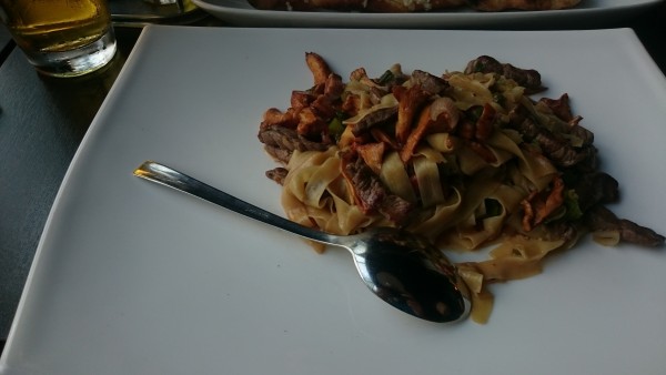 Fettuccine con Finferli e Punte di Filetto di Manzo - D'Lounge - Wien