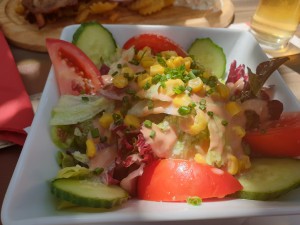 Großer gemischter Salat - EUR  5,10 - ausreichend für 2 Personen
