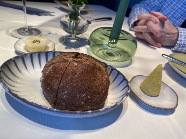 Sauerteigbrot mit 2erlei Butter - Landhaus Bacher - Mautern
