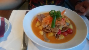 Kaeng Phet Pet Yang - Rotes Thai Curry mit Entenbrust - Buffet-Restaurant "China Grill" - Bad Erlach