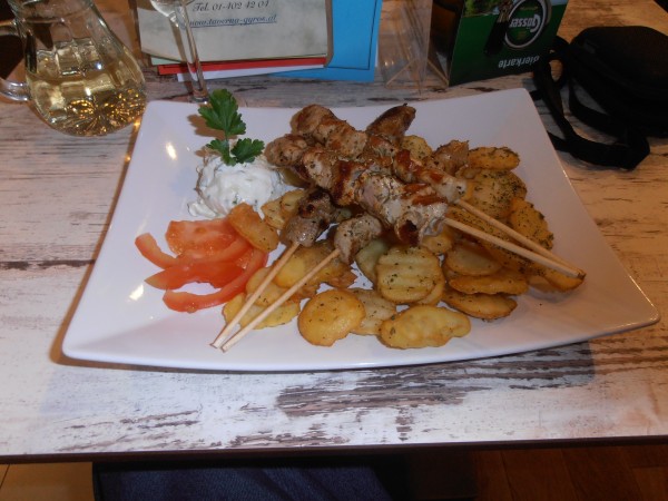 Souvlaki vom Schwein - Griechische Taverne Gyros - Wien