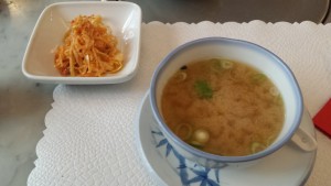Mittagsmenu Suppe und Krautsalat - Yoo - Wien