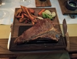 T-Bone Steak, mit wenig Filet. Das der einzige kleine Kritikpunkt, eines ... - Bertahof - Bad Hofgastein