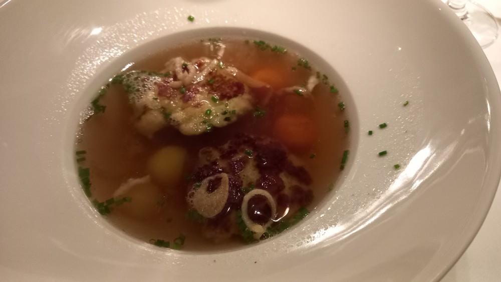 Rindssuppe mit Kaspressknödel - Restaurant Panorama - Obertauern