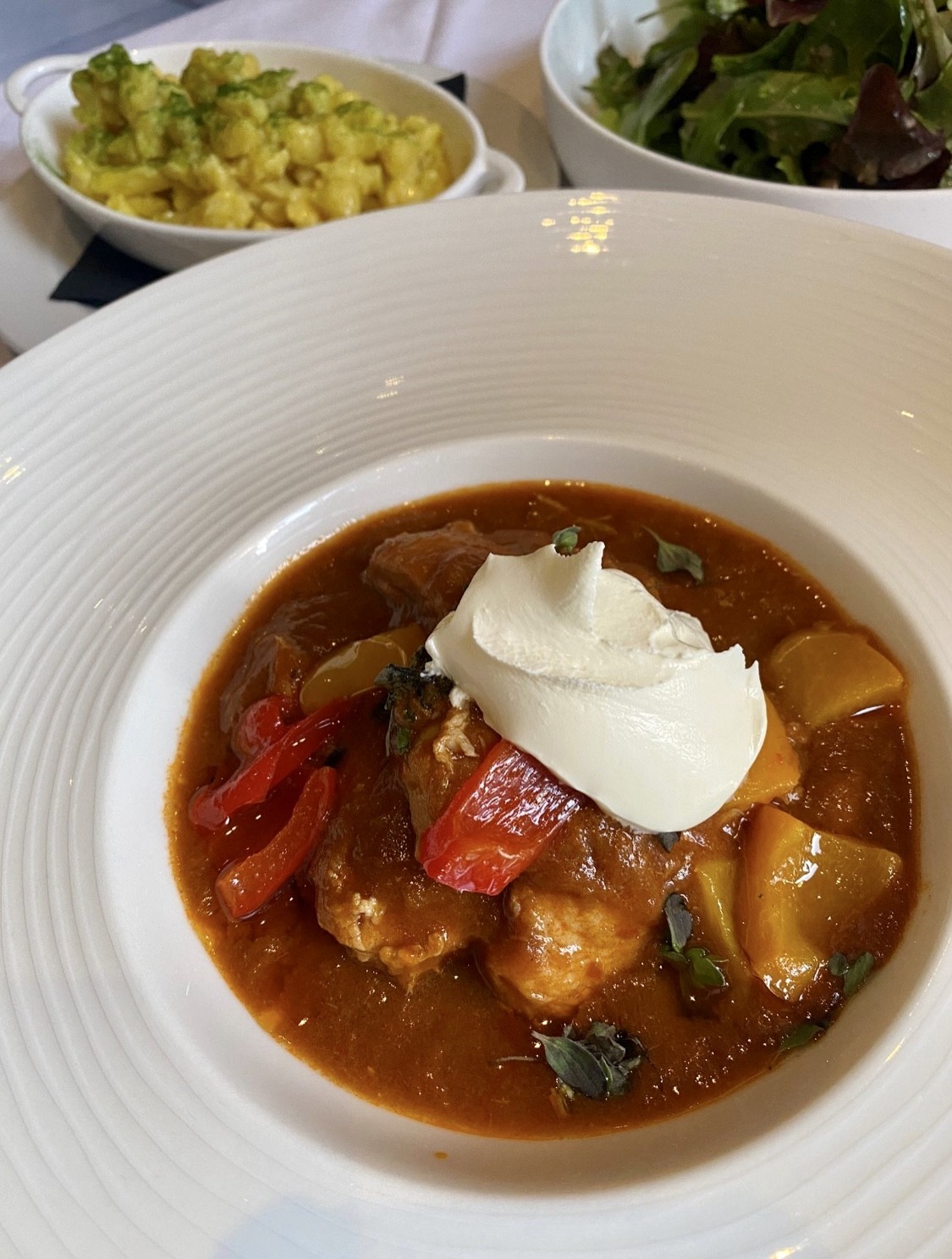 Paprika-Huhn mit Butternockerl - Duspara - Wien
