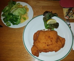 Araberger Schnitzel (Frischkäse/Speck-Fülle)