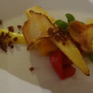 Geschmorte Paprika mit jungem Mais, Topinambur, Kresse & geräuchertem Olivenöl  - Stomach - Wien
