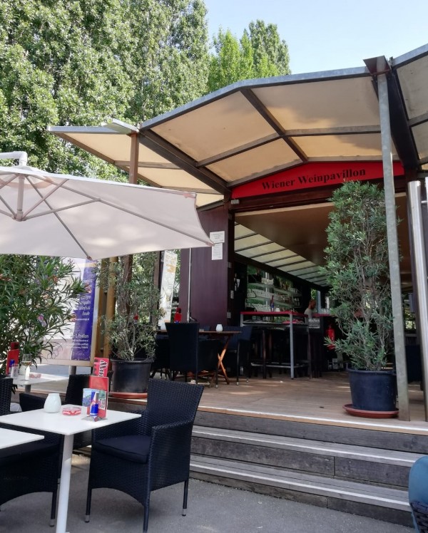 Mortons Bar & Grill im Weinpavillon auf der Summerstage, sehr nett ist's da..... - Mortons Bar & Grill - Wien