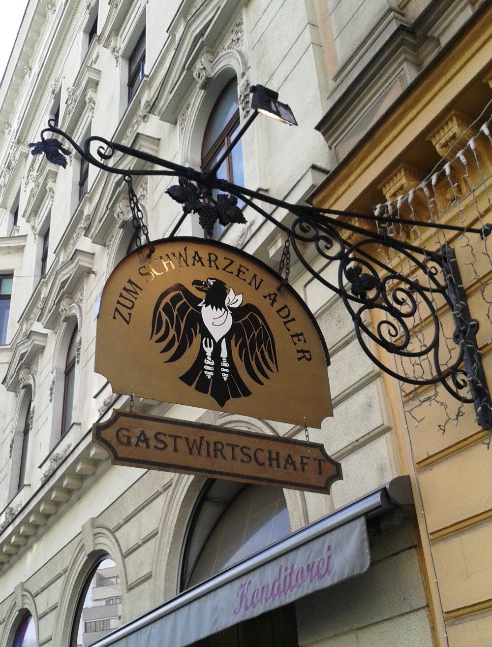 Zum schwarzen Adler - Lokalaußenwerbung - Gasthaus-Brauerei Zum Schwarzen Adler - Wien