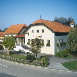 Landzeit Autobahn-Restaurant Aistersheim - Aistersheim