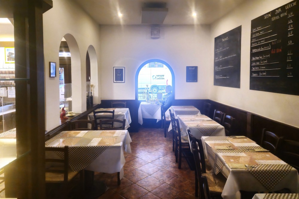 La Spiga - Gastraum - schlichtes Lokalambiente - Pizzeria la Spiga - Wien