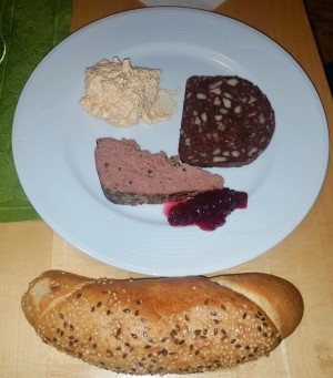 Blunzen, Pastete mit Pfeffer, Liptauer - Heuriger Rumpler - St.Veit