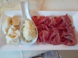 Prosciutto und Parmesan - mit einer Portion Kren auf meinen Wunsch - Tintorosso - Wien
