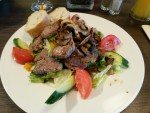 Ensalada con Solomillo - Bodega Tapas Bar & Cafe - Wals - Himmelreich