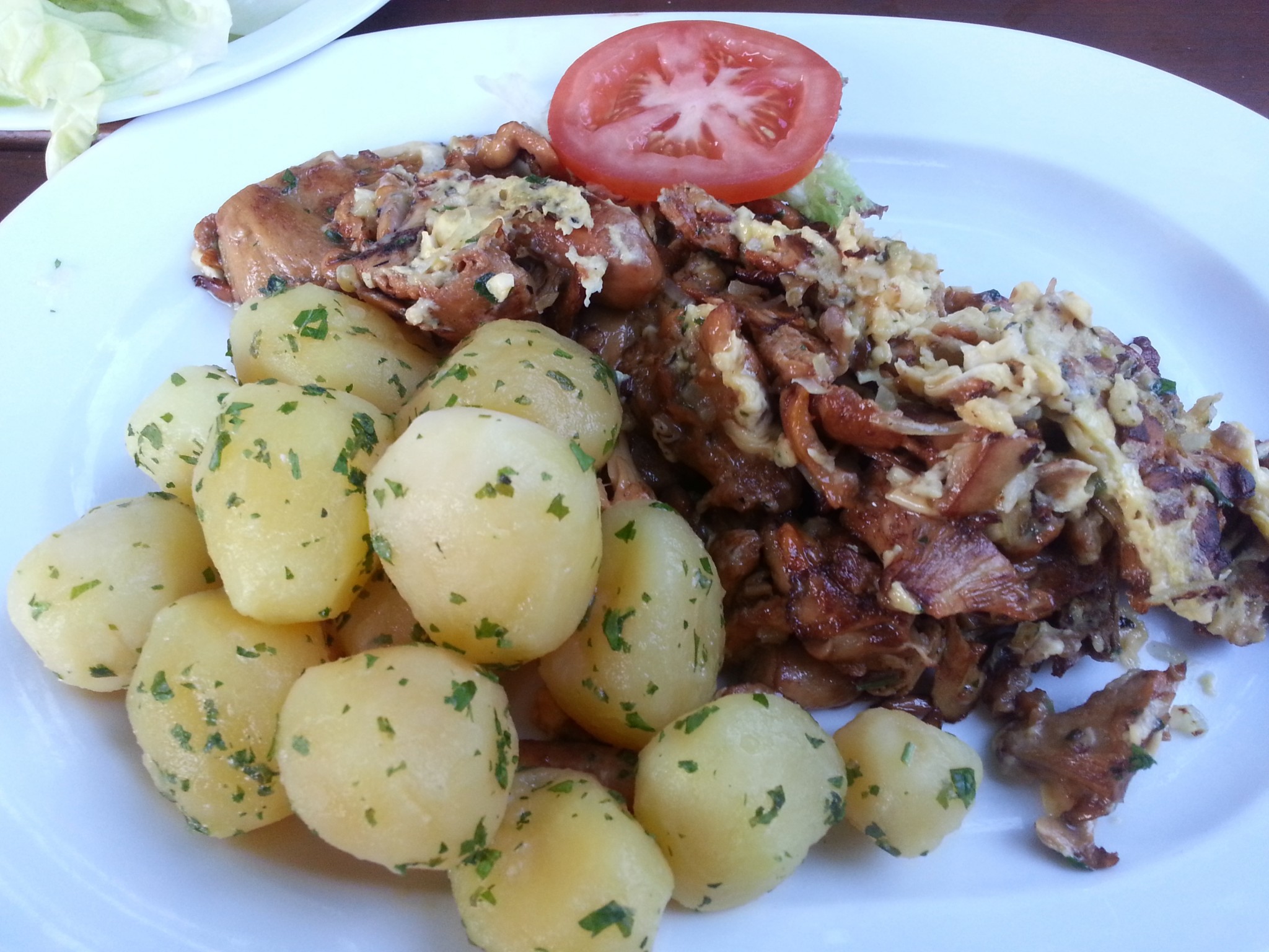 Geröstete Eierschwammerl mit Petersilerdäpfeln - Strandgasthaus Birner - Wien