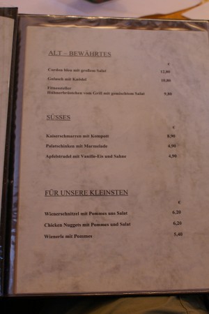 Noch 3 Hauptgerichte, Nachtisch und Kinderkarte. - Gasthaus Bahnhof - Lauterach