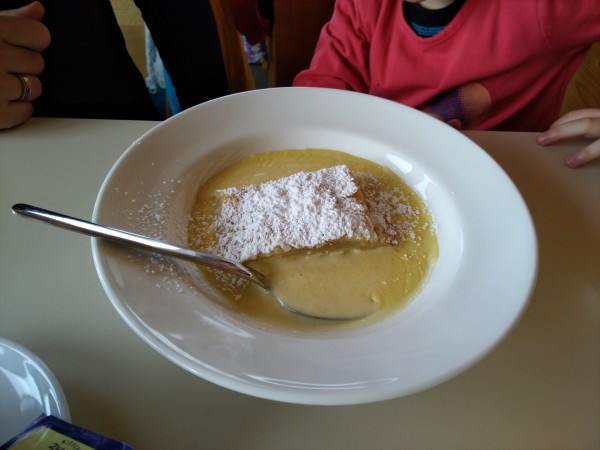 Topfenstrudel in Vanillesauce - Teichstüberl - Annaberg