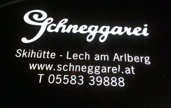 Sehr ordentliche Pizzen gibts da, aber die Sitzgelegenheiten sind sooooo ... - SCHNEGGAREI - Lech