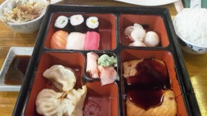 Lachs Bento-Box - Issey | Asiatisches Restaurant,Running Sushi - Wien