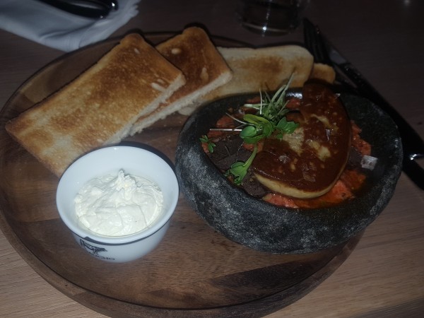 Tartar vom Premium Rind (Variante mit Gänseleber, Butter und Trüffel) - El Gaucho - Wien