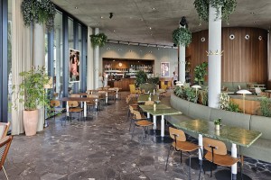 Rondell Café am Cobenzl - Der Innenbereich - (Foto aus 2023, gestern wars bummvoll) - hat sich ...