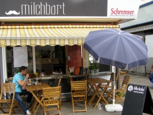 So schauts von außen aus - Café-Restaurant 'Milchbart' - Wien