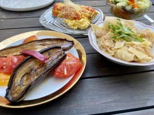 Geschmorte Aubergine, feuriger Mais, und Krautfleckerl - Wildling Foods - Wien