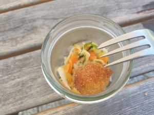 Gedeck - marinierter Salat - Kichererbsen-Bällchen - Gasthaus Ziegelwerk - Wimpassing a. d. Leitha