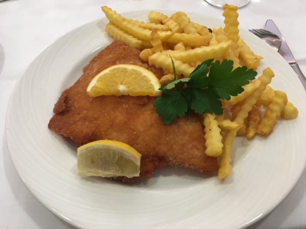 Cordon Bleu, Pommes - Gasthof Oberer Bräuer - Oberwölz