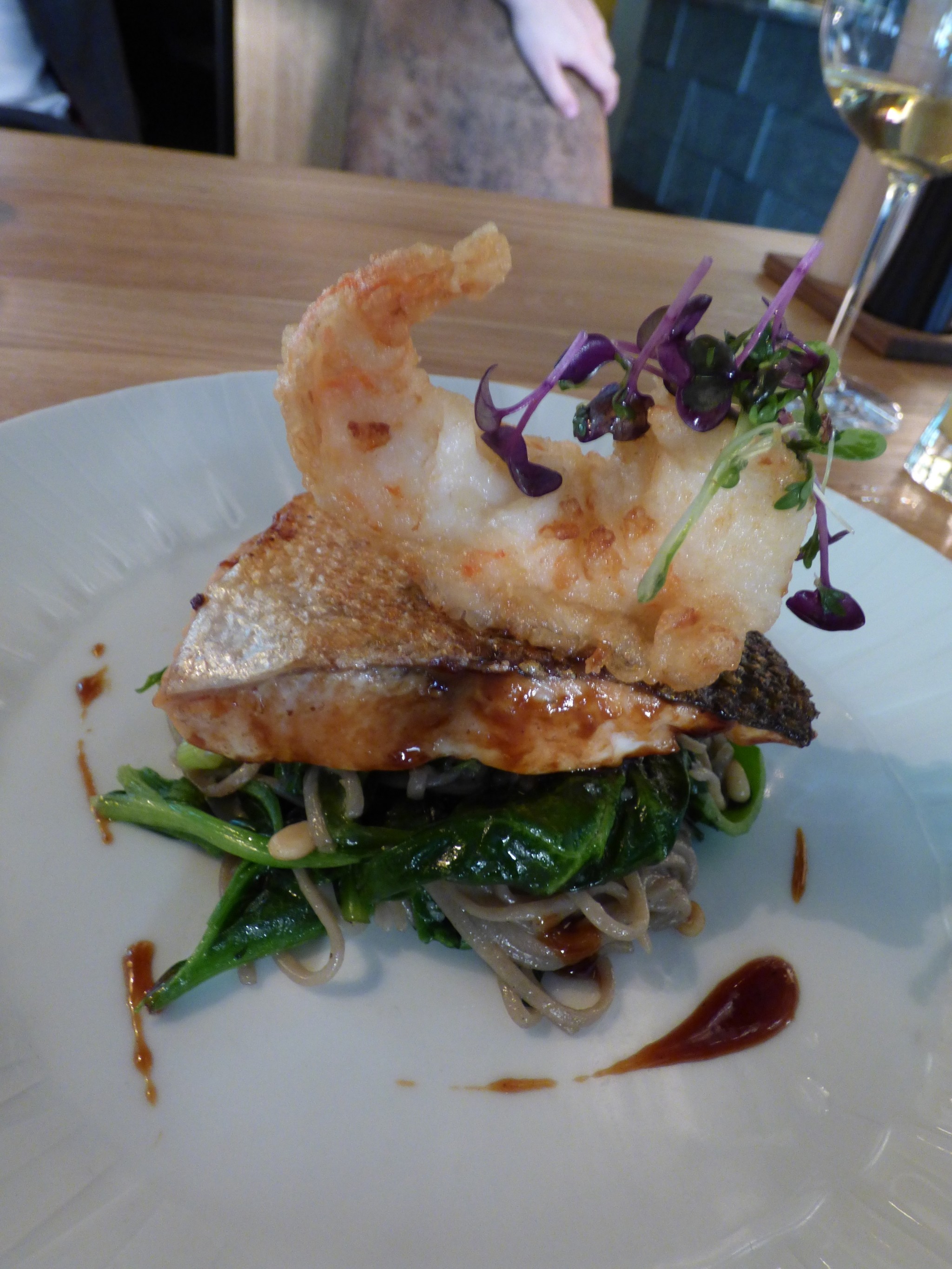 Teriyaki-Lachs mit Tempura-Garnele - El Gaucho - Wien