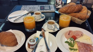 Frühstück im Air Café