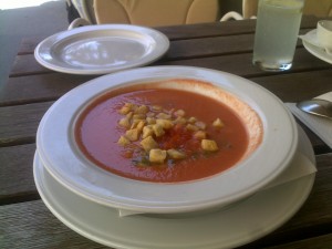 Gazpacho in sommerlicher Hitze - ideal und sehr gut schmeckend. - Comida - Wien