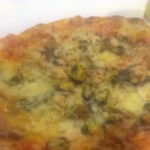 Pizza frutti di mare - PIZZA PLUS im Kaufpark Alt Erlaa - Wien