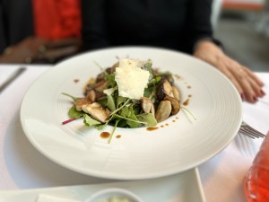 Salat mit Steinpilzen für die Liebste, hervorragend - Martinelli - Wien