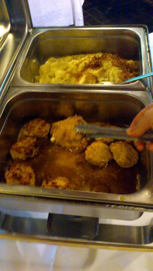 Kalbsbutterschnitzel mit Backzwiebel und Kartoffel-Selleriepüree
