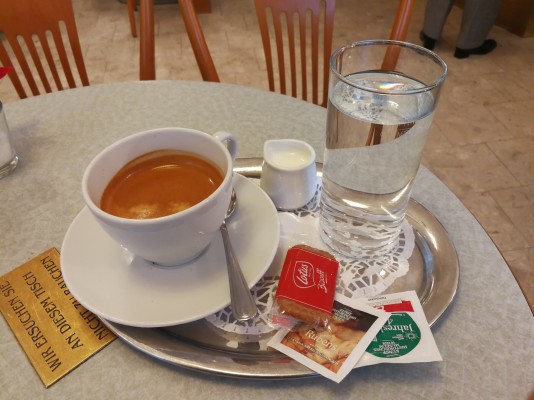 Großer Brauner - Café-Konditoreien Weidlich - Wien