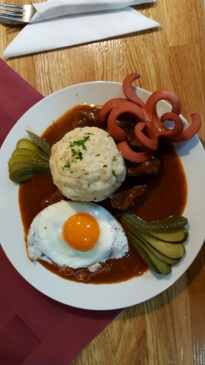 Sehr gutes Fiakergulasch! - Bürger Beisl - Wien