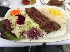 Adana Kebab, spicy, Rind und Lamm faschiert, tadellos. - Restaurant Hatam - Wien